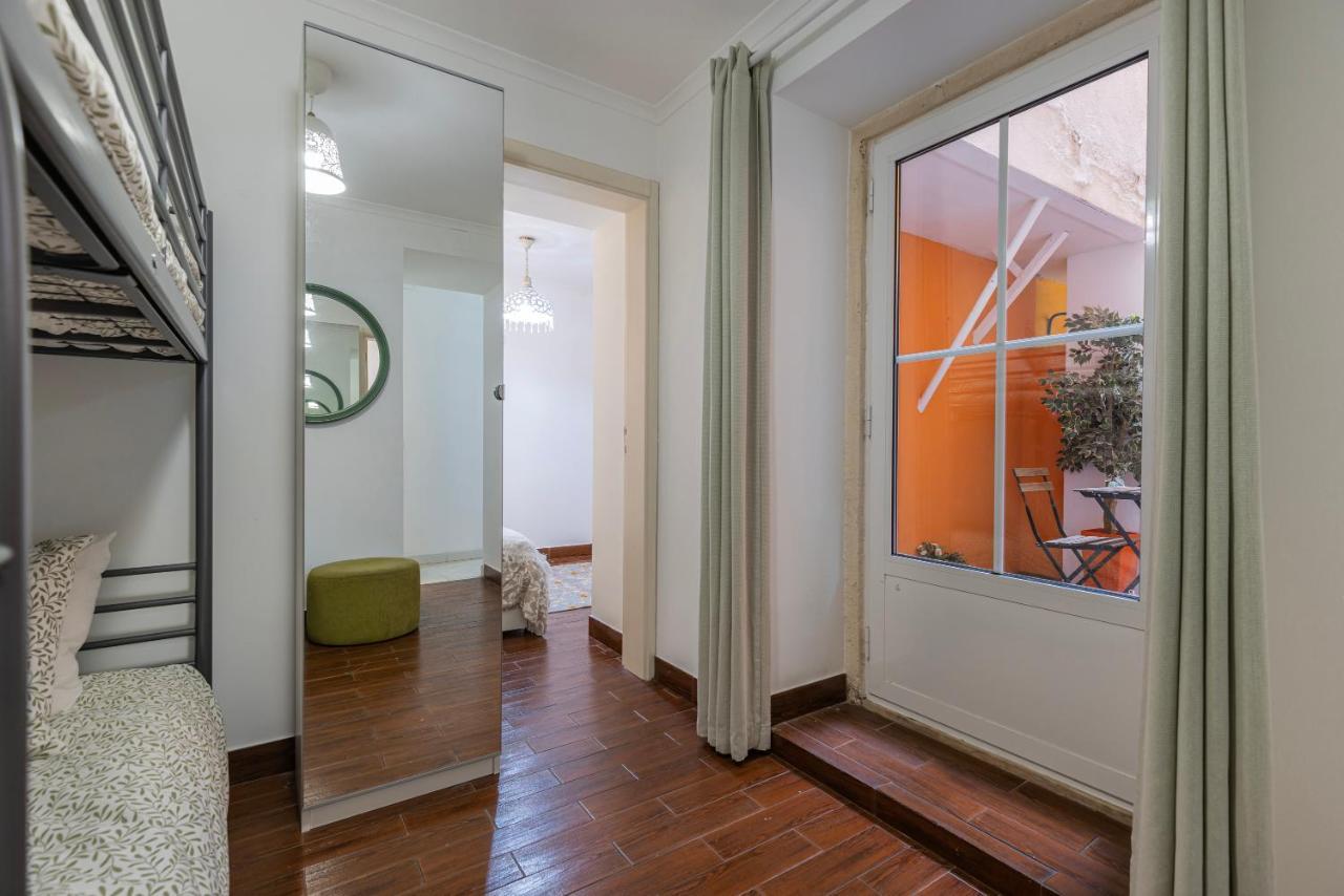 Lovely Patio Getaway In Lisbon Apartment Exterior photo